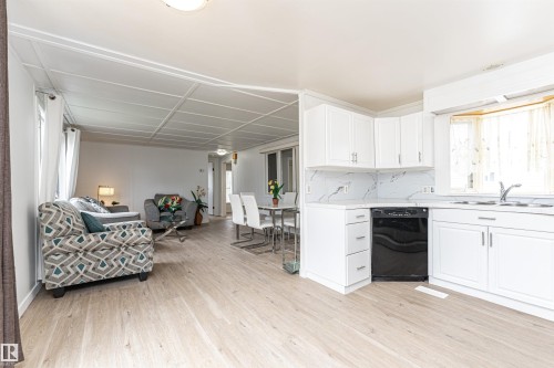 1031 West Mt Crescent, Edmonton, AB 