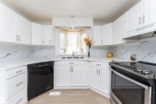 1031 West Mt Crescent, Edmonton, AB 
