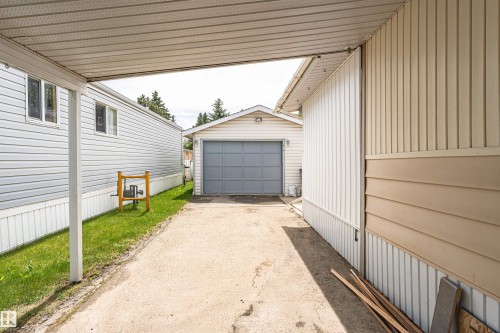 1031 West Mt Crescent, Edmonton, AB 