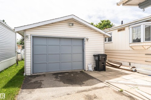 1031 West Mt Crescent, Edmonton, AB 