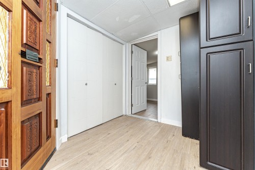 1031 West Mt Crescent, Edmonton, AB 