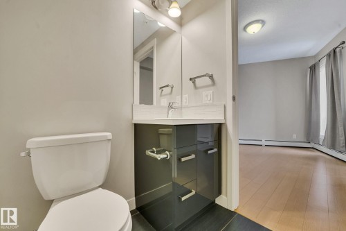 #2107 10410 102 Av Nw, Edmonton, AB - Indoor Photo Showing Bathroom