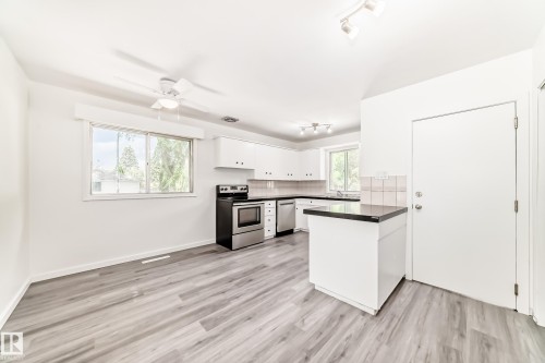 Kitchen - 11937 39 Street Nw, Edmonton, AB 