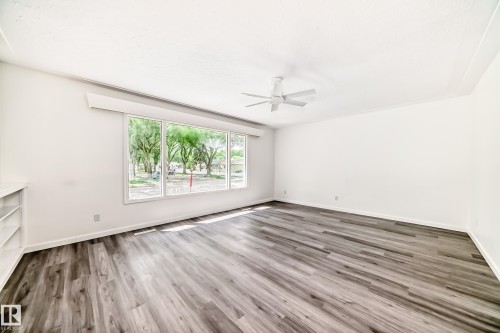 Empty room - 11937 39 Street Nw, Edmonton, AB 