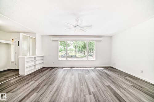 Living room - 11937 39 Street Nw, Edmonton, AB 