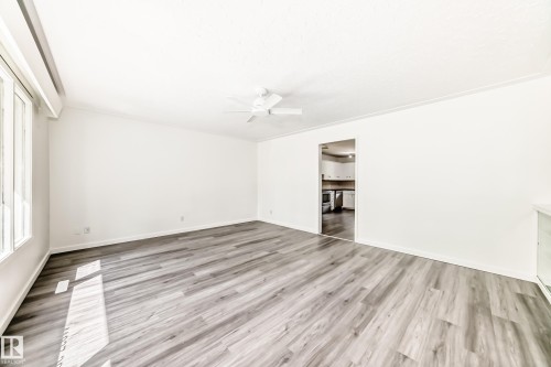 Empty room - 11937 39 Street Nw, Edmonton, AB 