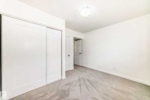 Bedroom - 11937 39 Street Nw, Edmonton, AB 
