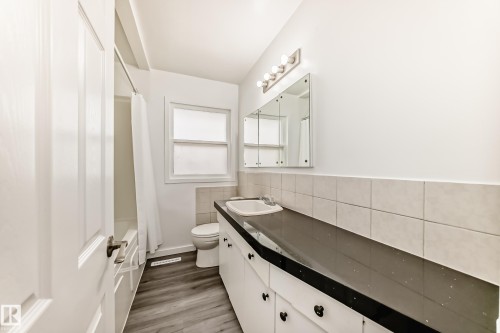 Bathroom - 11937 39 Street Nw, Edmonton, AB 