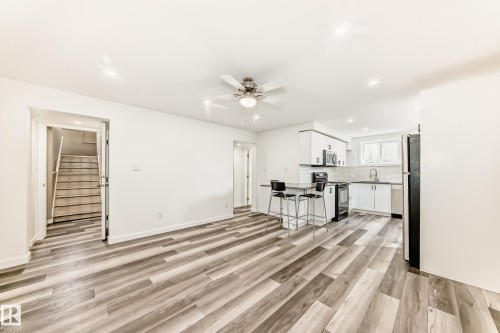 Living room - 11937 39 Street Nw, Edmonton, AB 