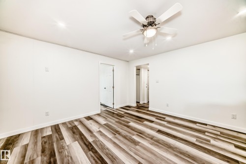 Empty room - 11937 39 Street Nw, Edmonton, AB 
