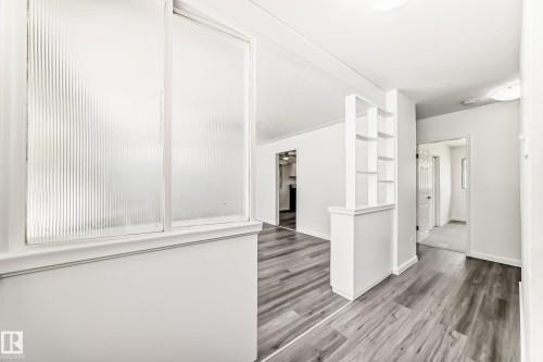 Corridor - 11937 39 Street Nw, Edmonton, AB 