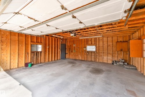 13116 128A Avenue, Edmonton, AB - Indoor Photo Showing Garage