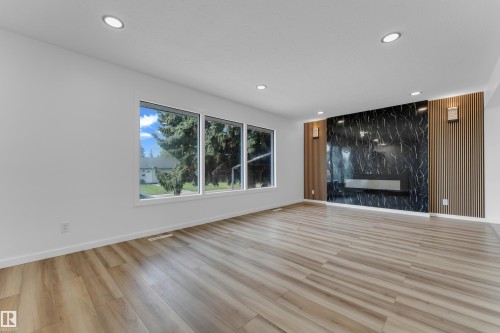 13116 128A Avenue, Edmonton, AB - Indoor Photo Showing Other Room
