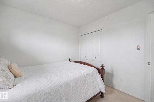 Neutral wall paint - 262 Dunvegan Road, Edmonton, AB 