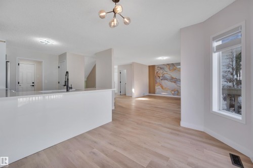 4124 37A Avenue, Edmonton, AB 