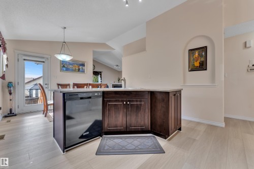 6140 18 Avenue, Edmonton, AB 