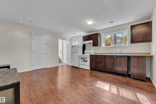 6140 18 Avenue, Edmonton, AB 