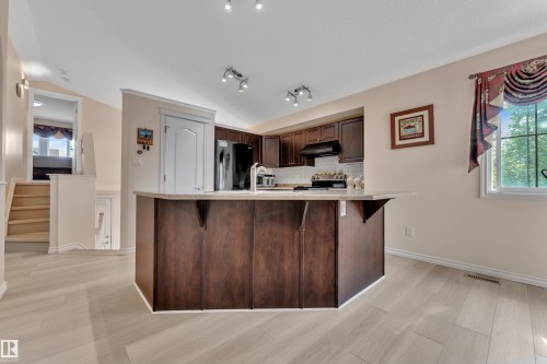 6140 18 Avenue, Edmonton, AB 