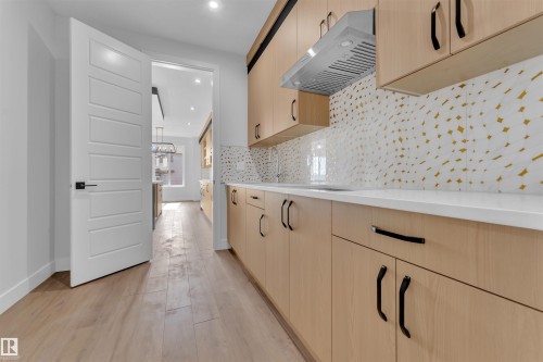 3503 42 Avenue, Beaumont, AB - Indoor