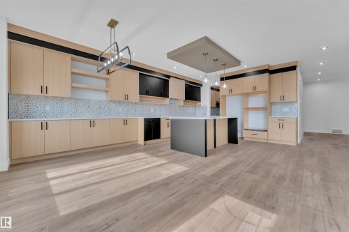 3503 42 Avenue, Beaumont, AB - Indoor Photo Showing Kitchen