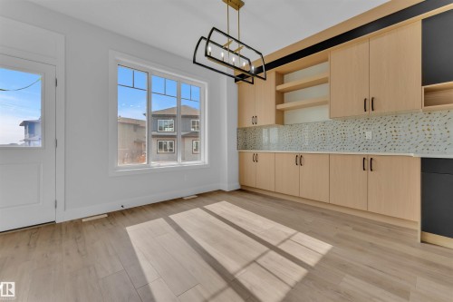 3503 42 Avenue, Beaumont, AB - Indoor