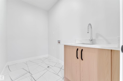 3503 42 Avenue, Beaumont, AB - Indoor Photo Showing Other Room