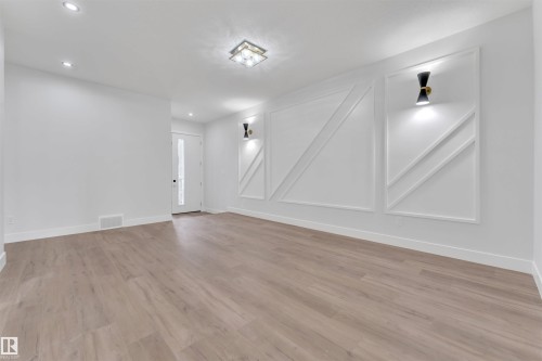3503 42 Avenue, Beaumont, AB - Indoor Photo Showing Other Room