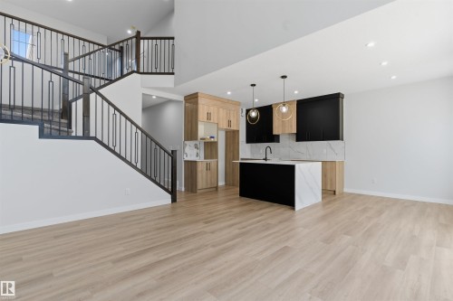 1721 Crossbill Loop, Edmonton, AB 