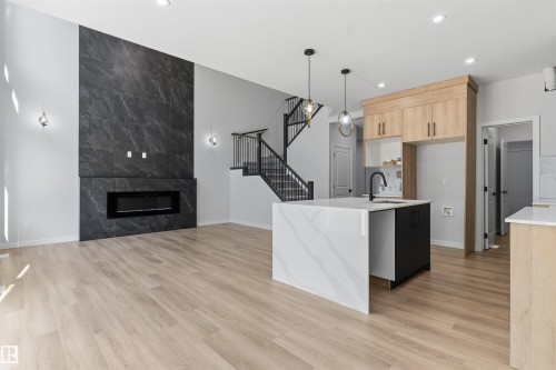 1721 Crossbill Loop, Edmonton, AB 