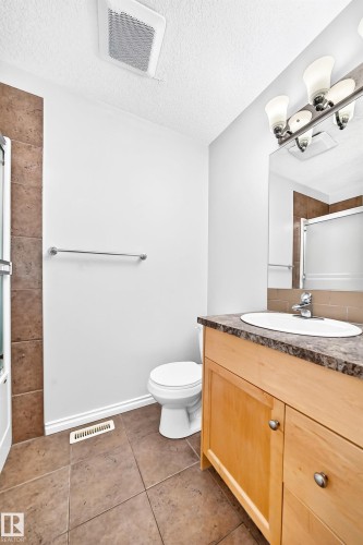 12124 122 Street, Edmonton, AB 