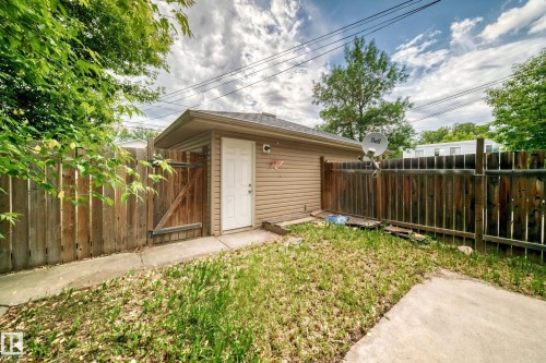 12124 122 Street, Edmonton, AB 