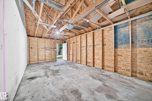 12124 122 Street, Edmonton, AB 