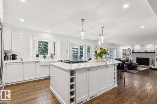 420 Olsen Close, Edmonton, AB - Indoor Photo Showing Kitchen With Upgraded Kitchen