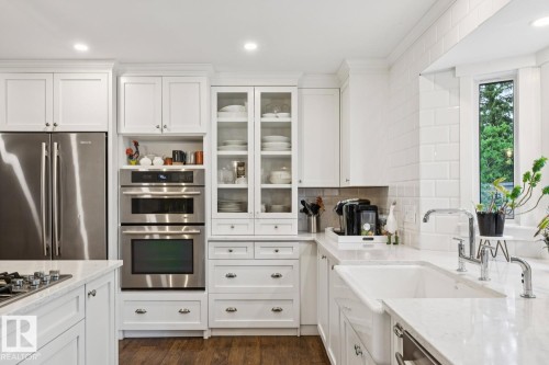 420 Olsen Close, Edmonton, AB - Indoor Photo Showing Kitchen With Upgraded Kitchen