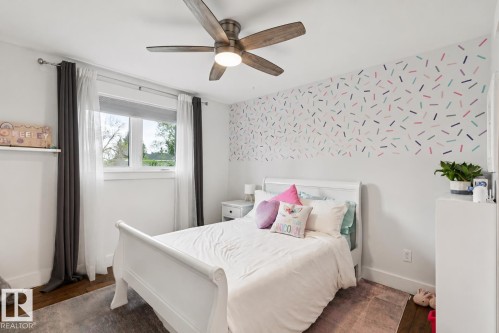 420 Olsen Close, Edmonton, AB - Indoor Photo Showing Bedroom