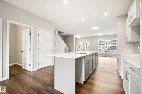 1222 Mcleod Avenue, Spruce Grove, AB - Indoor Photo Showing Kitchen