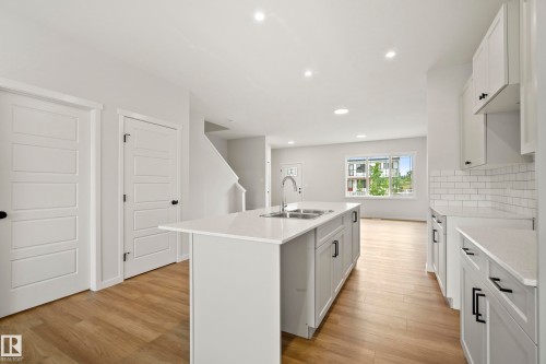 1224 Mcleod Avenue, Spruce Grove, AB - Indoor Photo Showing Kitchen With Double Sink With Upgraded Kitchen