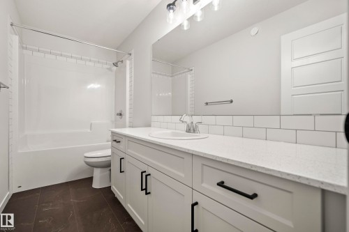 1224 Mcleod Avenue, Spruce Grove, AB - Indoor Photo Showing Bathroom