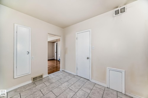 11716 124 Street, Edmonton, AB 