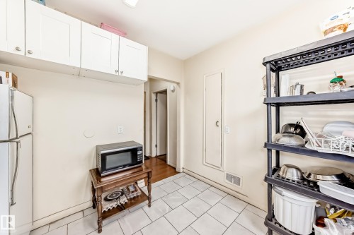 11716 124 Street, Edmonton, AB 