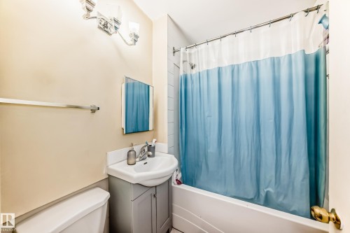 11716 124 Street, Edmonton, AB 