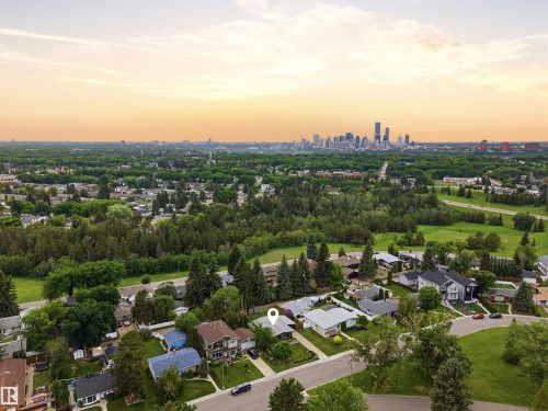 6905 102A Avenue, Edmonton, AB 