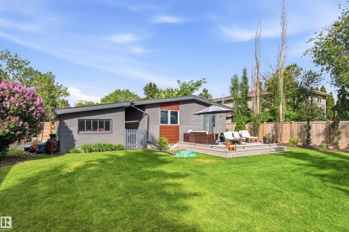 6905 102A Avenue, Edmonton, AB 