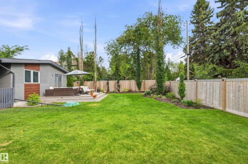 6905 102A Avenue, Edmonton, AB 