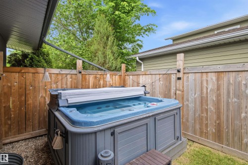 6905 102A Avenue, Edmonton, AB 