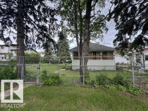 12016 81 Street, Edmonton, AB 