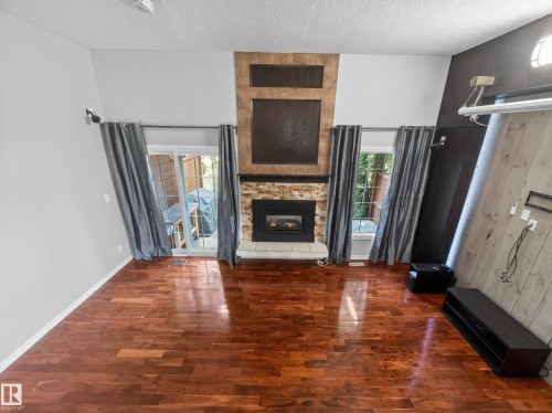 17092 67 Avenue, Edmonton, AB - Indoor With Fireplace