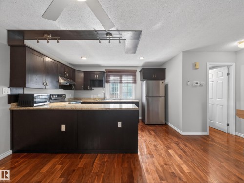 17092 67 Avenue, Edmonton, AB - Indoor Photo Showing Kitchen