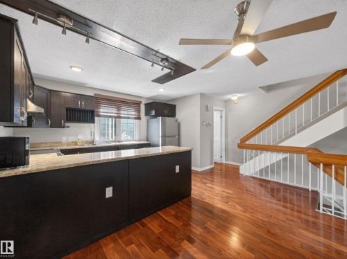 17092 67 Avenue, Edmonton, AB - Indoor Photo Showing Kitchen