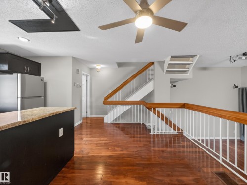 17092 67 Avenue, Edmonton, AB - Indoor Photo Showing Kitchen